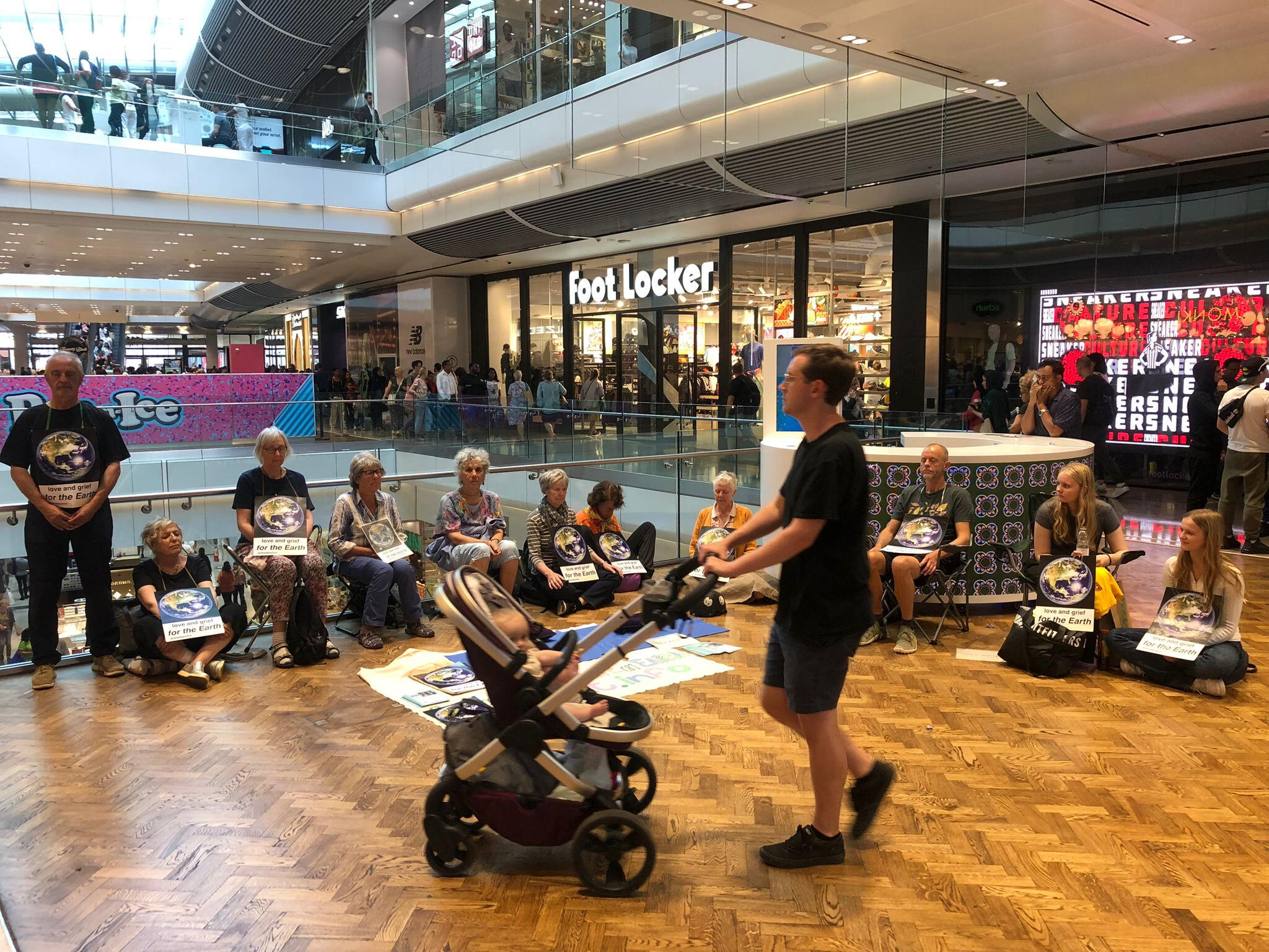 Big Sit in the Grand Arcade
